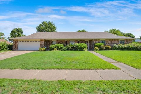 Photo of 6322 Quail Ridge Road, Bartlesville, OK 74006 (MLS # 2622174)