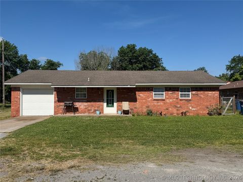 Photo of 2205 N 3rd ST, McAlester, OK 74501 (MLS # 2617171)