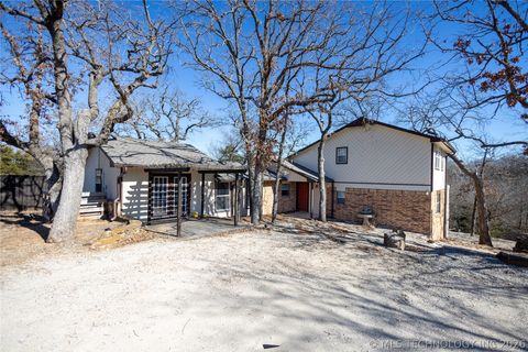 Photo of 3850 Broken Arrow, Sulphur, OK 73086 (MLS # 2604017)