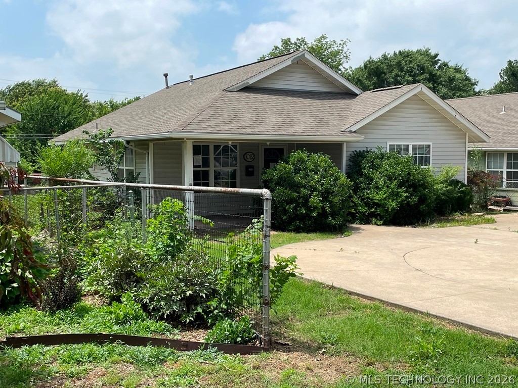 Photo 1 of 23 — 1012 N Ash Street, Ponca City, OK 74601