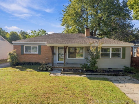 Photo of 1552 E 49th Place, Tulsa, OK 74105 (MLS # 2637605)