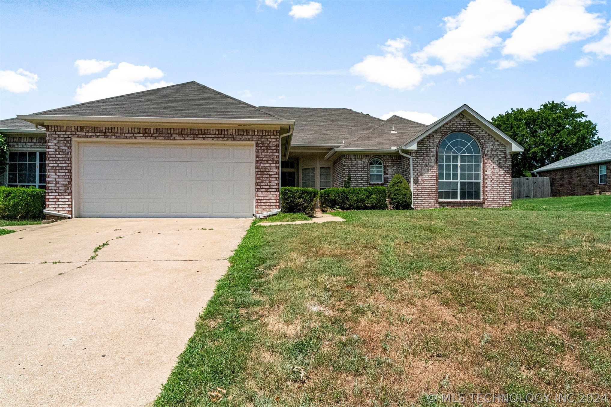 View Broken Arrow, OK 74014 house
