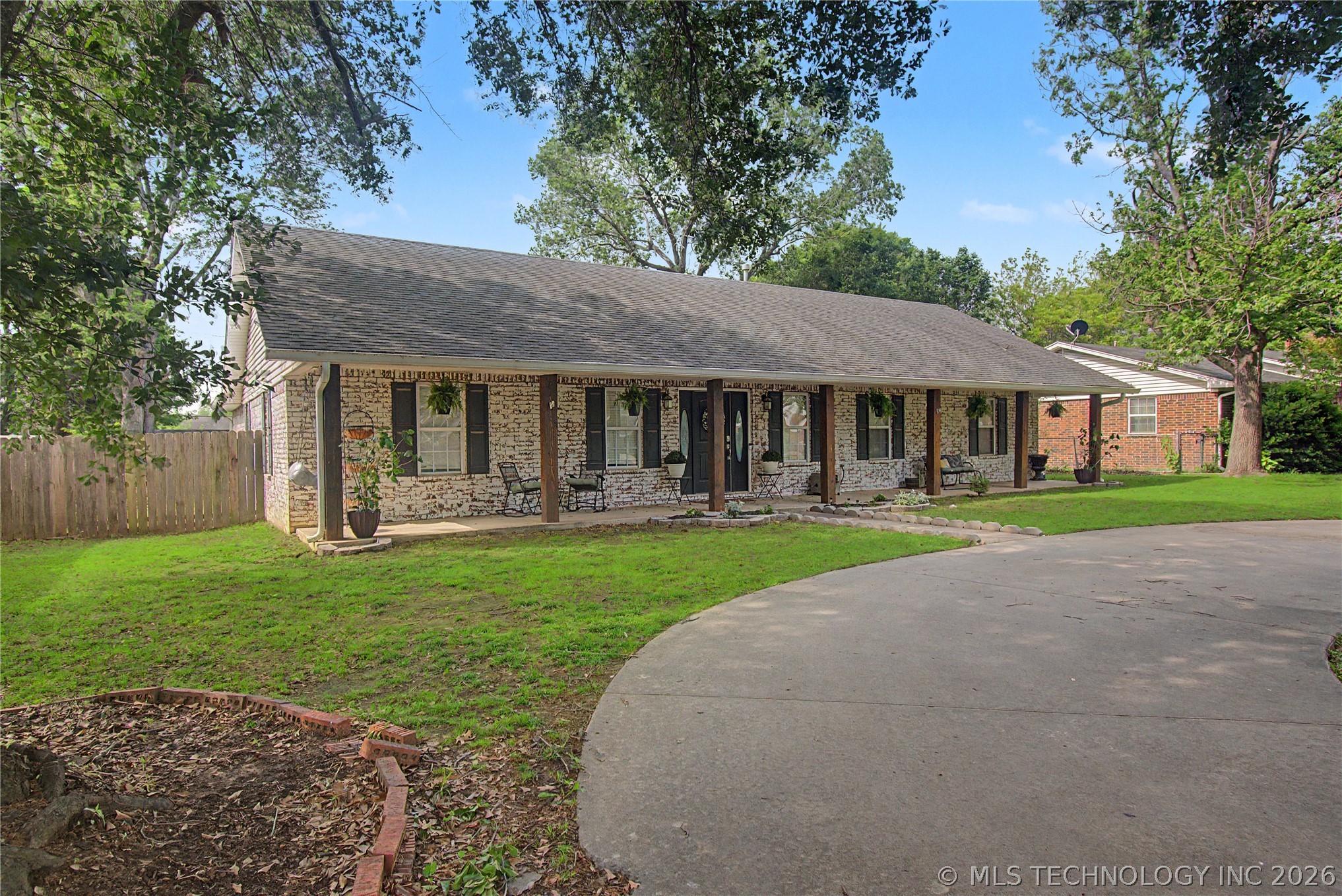 502 NW J St