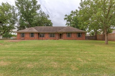 Photo of 9478 E 137th Street S, Bixby, OK 74008 (MLS # 2622710)