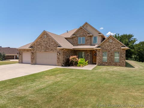 Photo of 108 Whitney Way, Madill, OK 73446 (MLS # 2625456)