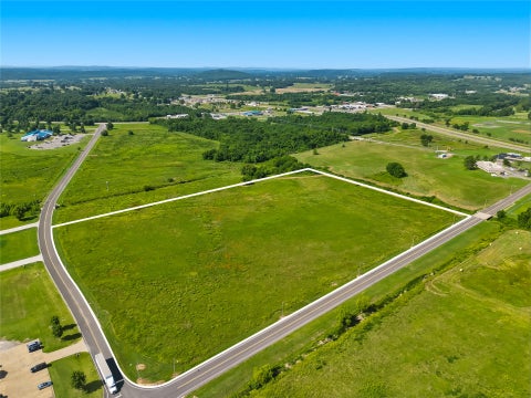 Photo of 1705 Airport Parkway, Tahlequah, OK 74464 (MLS # 2626479)