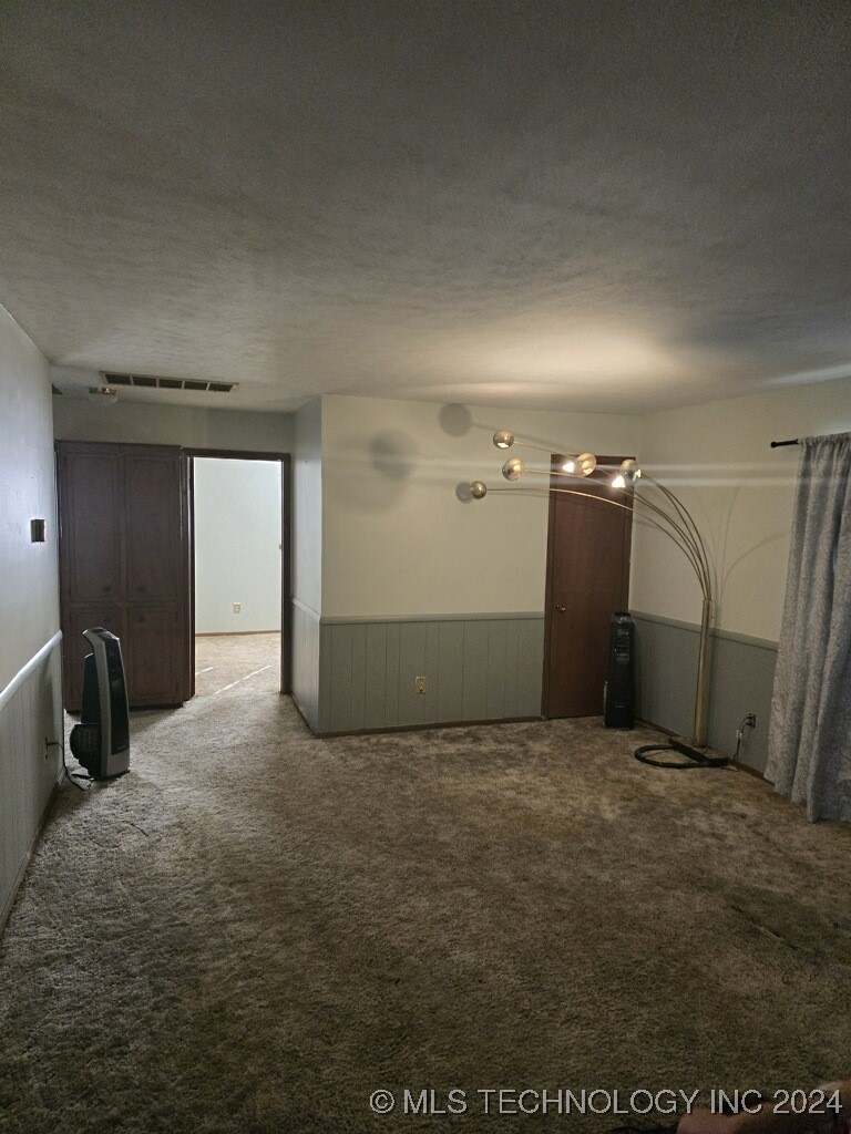 Photo 3 of 24 of 1309 W Eucha Creek Boulevard N house