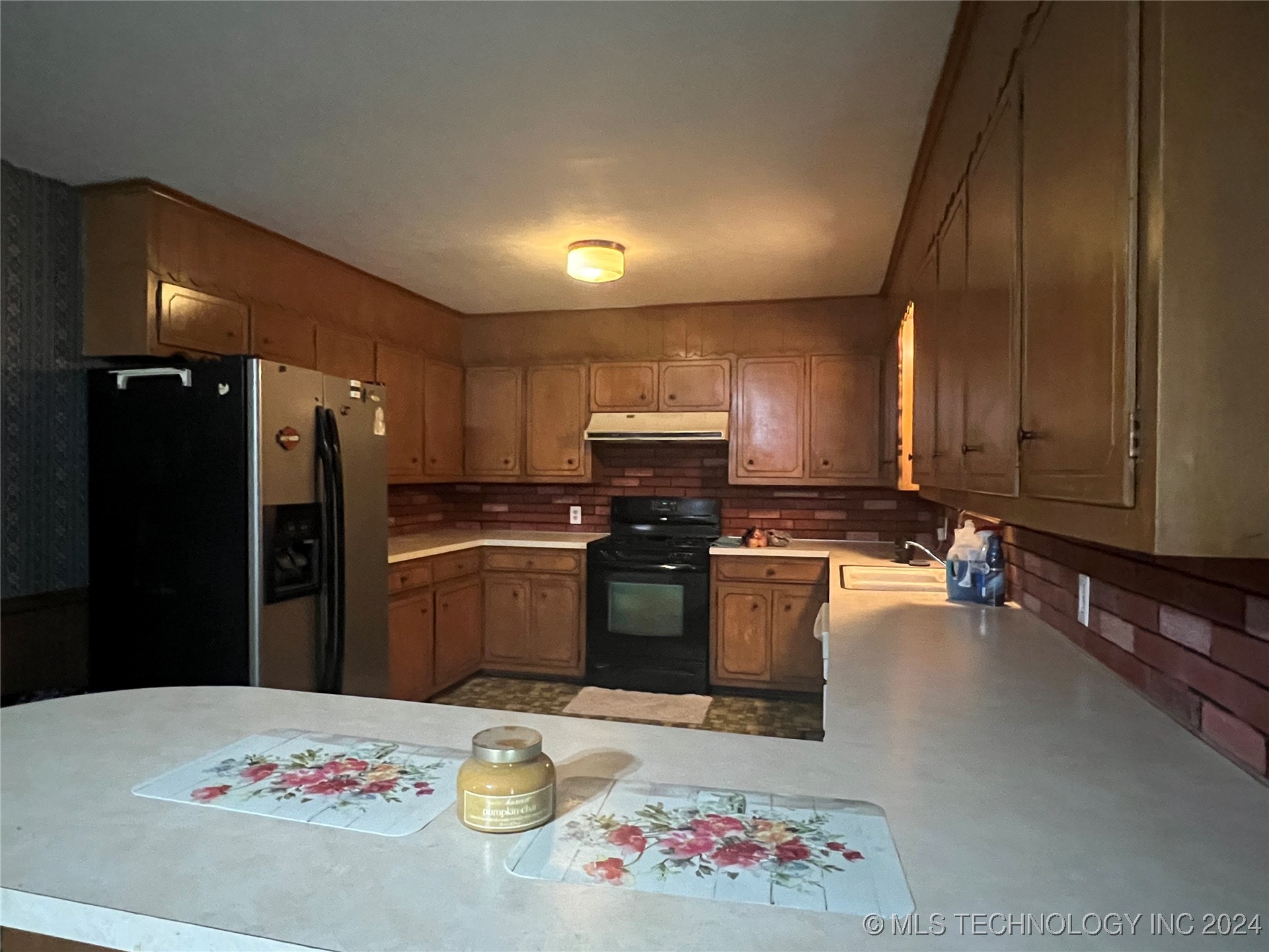 Photo 8 of 24 of 1309 W Eucha Creek Boulevard N house
