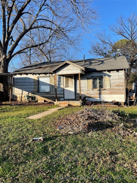 Photo of 1420 Baltimore, Durant, OK 74701 (MLS # 2549990)