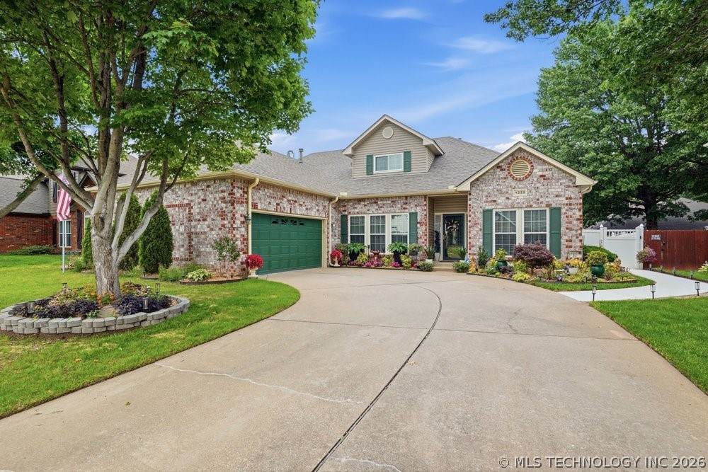 Photo 1 of 55 — 4333 S Dogwood Avenue, Broken Arrow, OK 74011