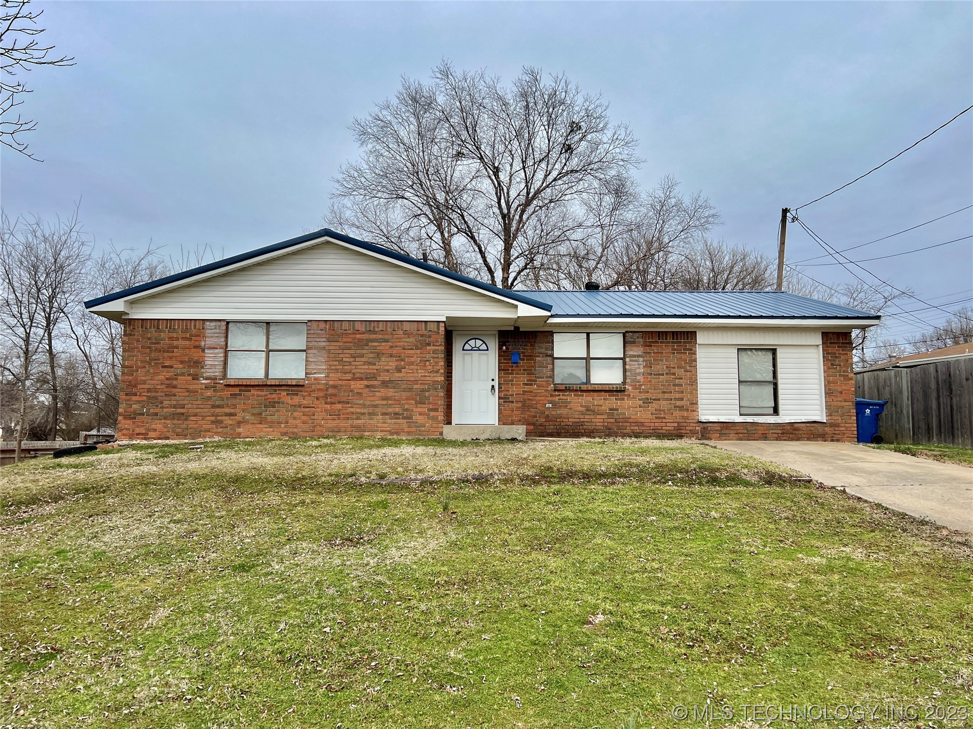 Photo 1 of 26 of 1311 E Kiowa Avenue house