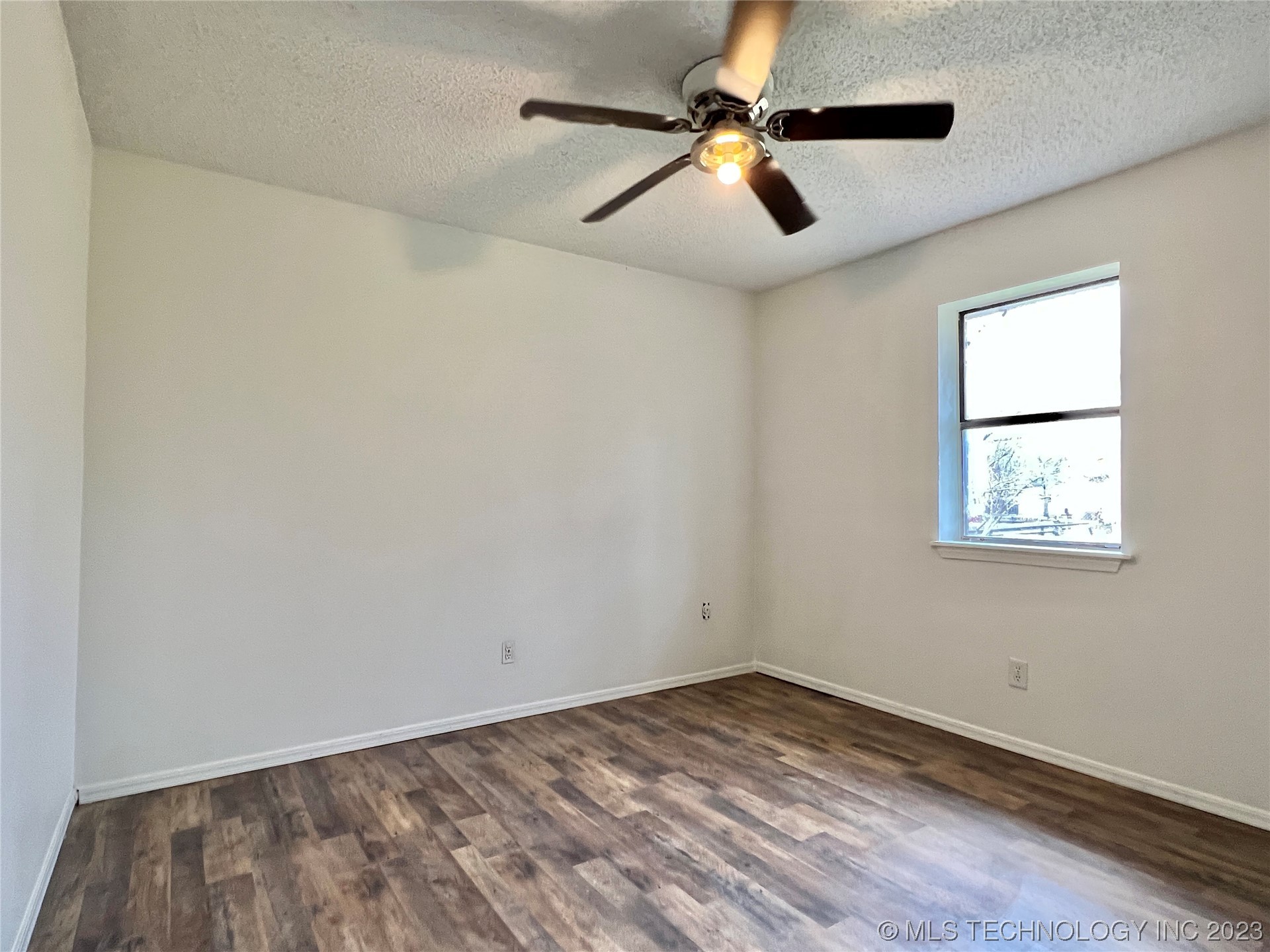 Photo 18 of 26 of 1311 E Kiowa Avenue house