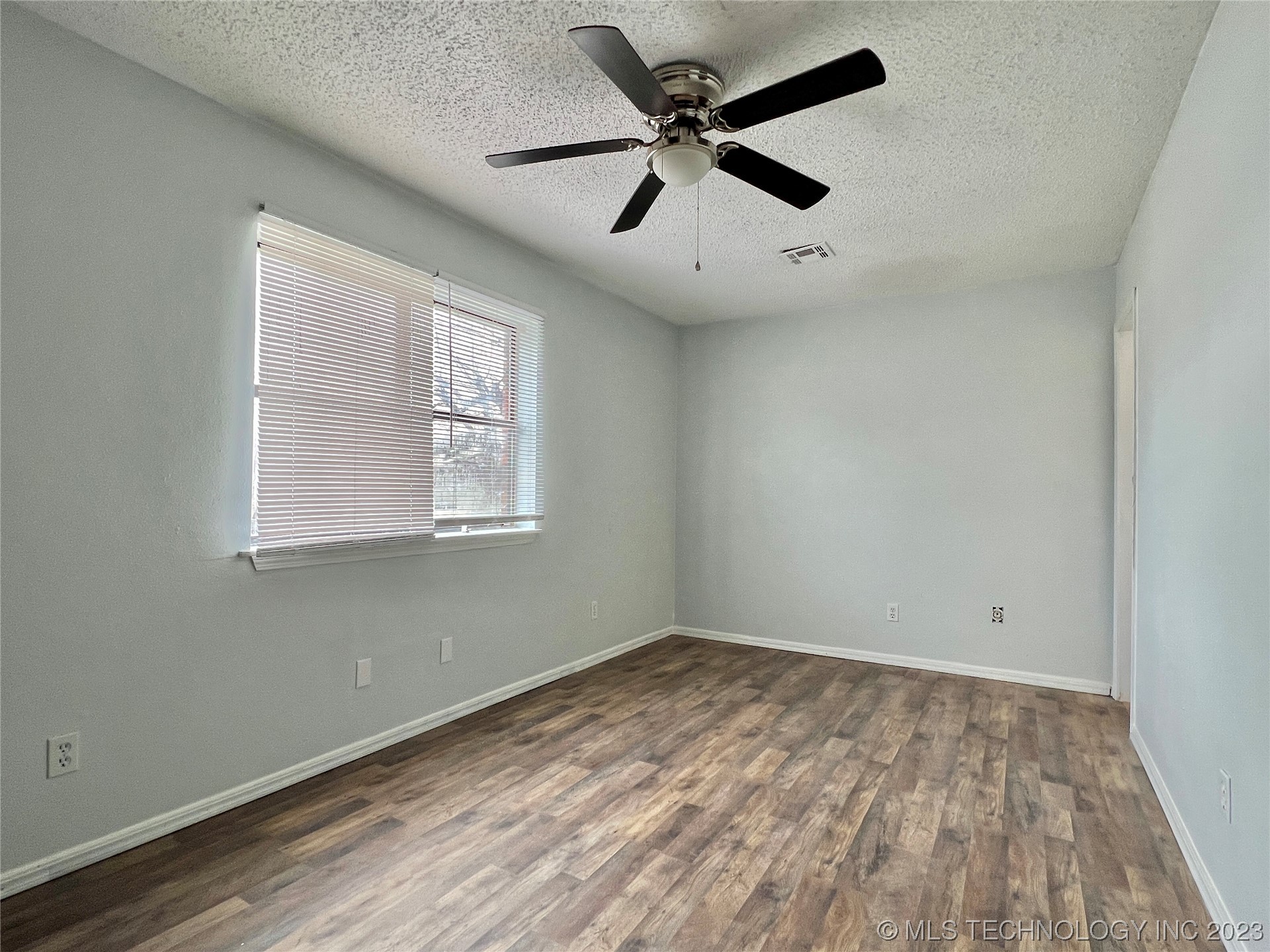 Photo 20 of 26 of 1311 E Kiowa Avenue house