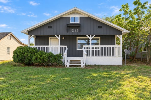 Photo of 215 N Industrial Avenue, Sand Springs, OK 74063 (MLS # 2637300)