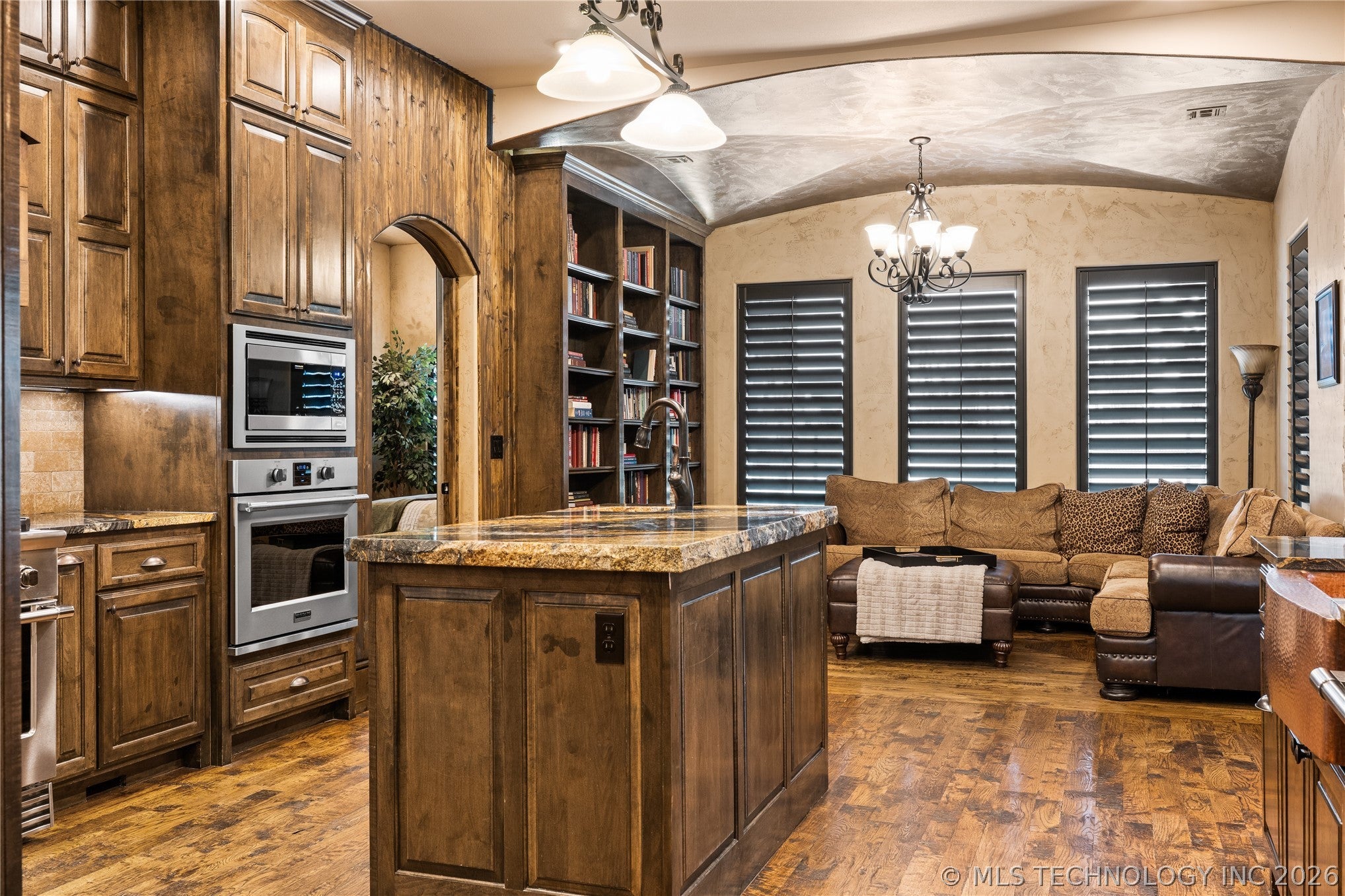 Owasso, Oklahoma, 74055, United States, 5 Bedrooms Bedrooms, ,5 BathroomsBathrooms,Residential,Active,2035582