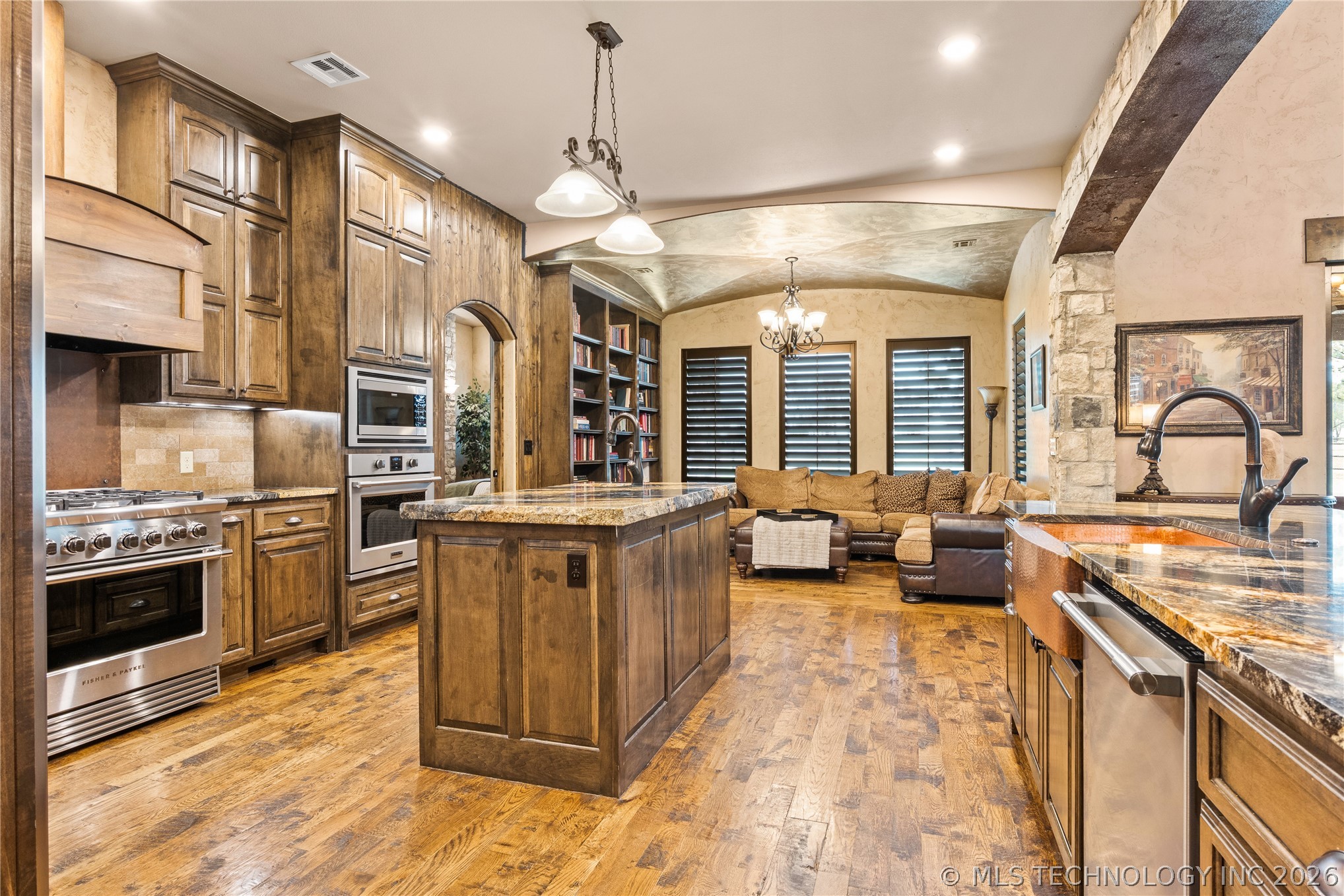 Owasso, Oklahoma, 74055, United States, 5 Bedrooms Bedrooms, ,5 BathroomsBathrooms,Residential,Active,2035582