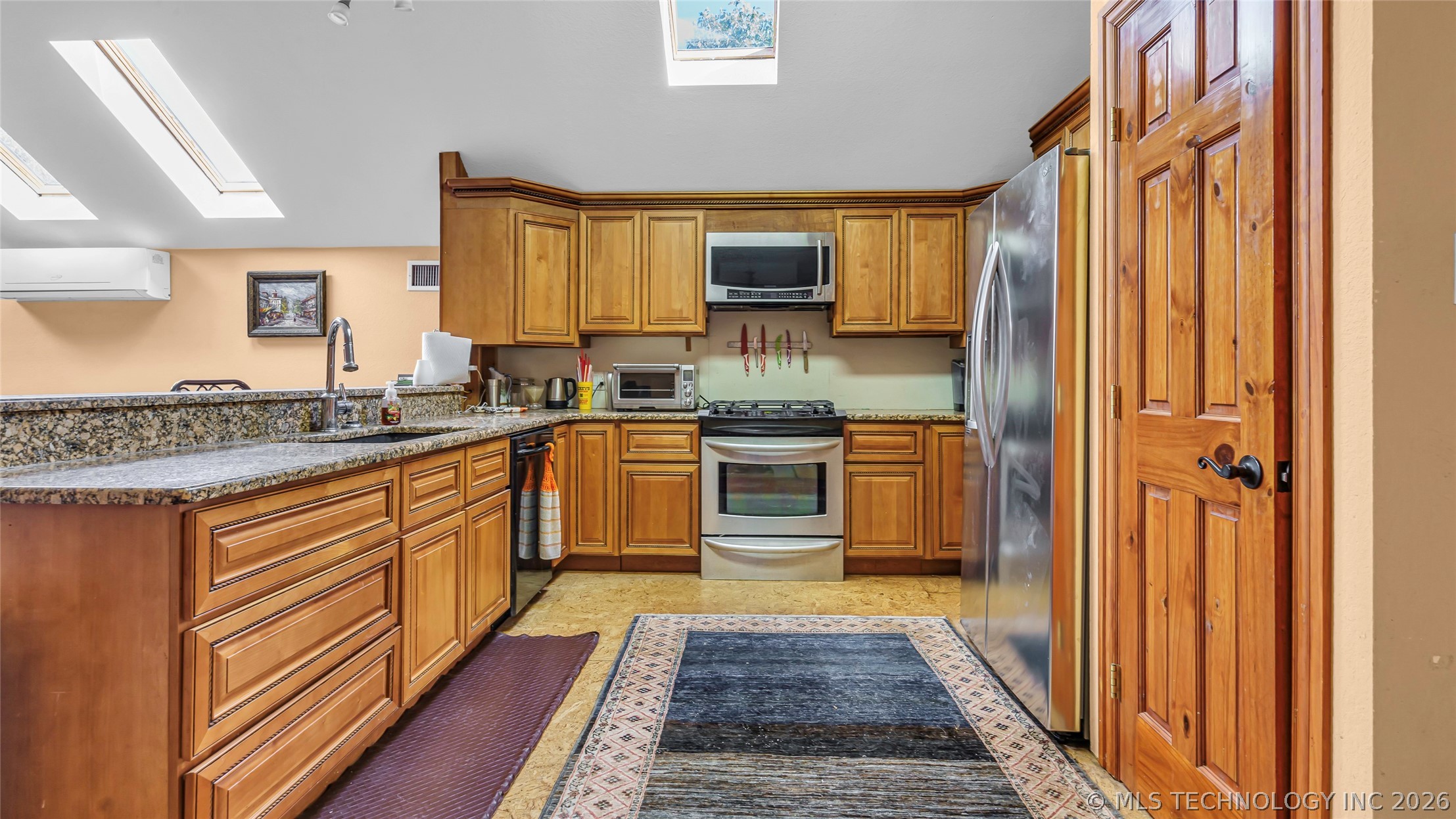 Marietta, Oklahoma, 73448, United States, 2 Bedrooms Bedrooms, ,2 BathroomsBathrooms,Residential,Active,2022346