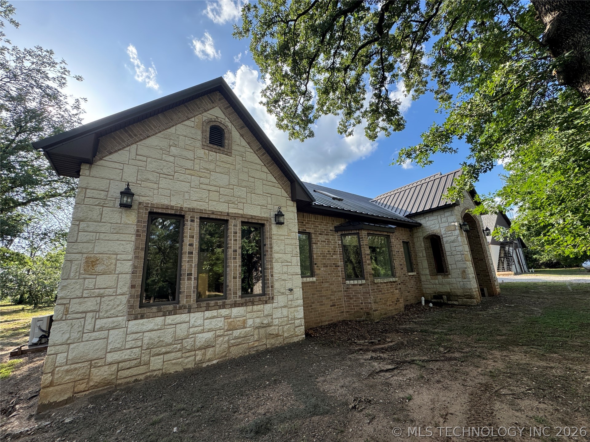 Marietta, Oklahoma, 73448, United States, 2 Bedrooms Bedrooms, ,2 BathroomsBathrooms,Residential,Active,2022346