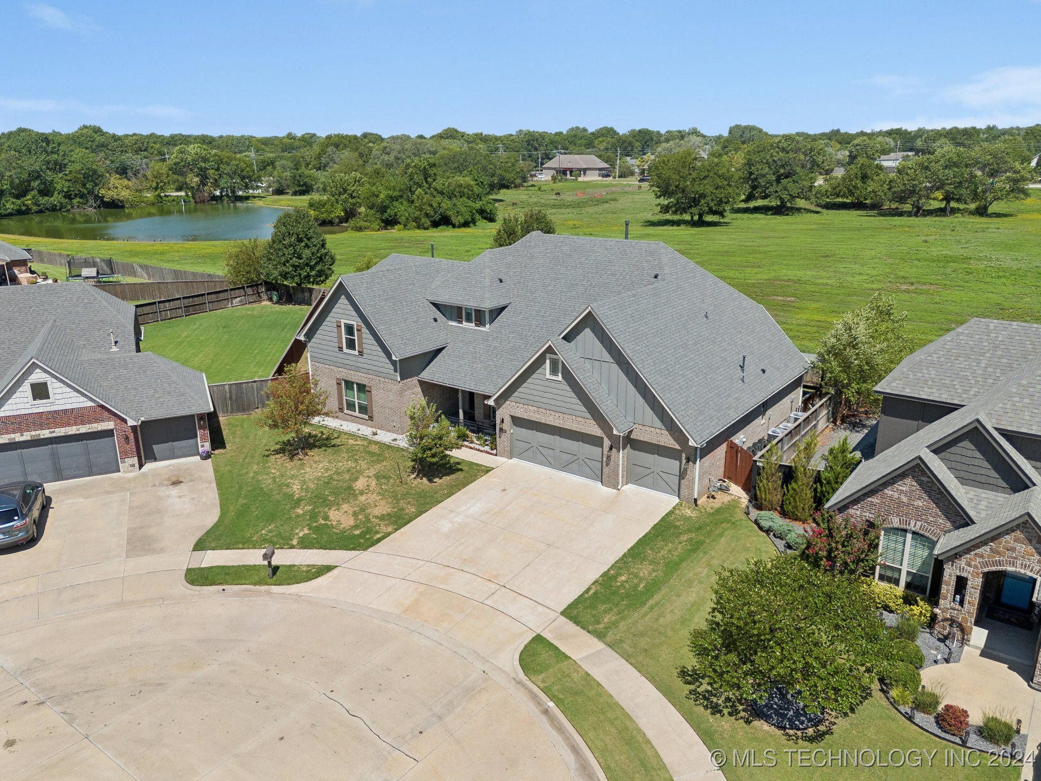 View Broken Arrow, OK 74012 house