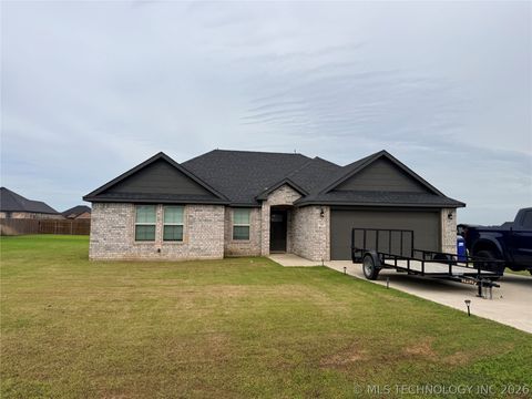 Photo of 114 Lake Meadow Loop Drive, Durant, OK 74701 (MLS # 2616055)