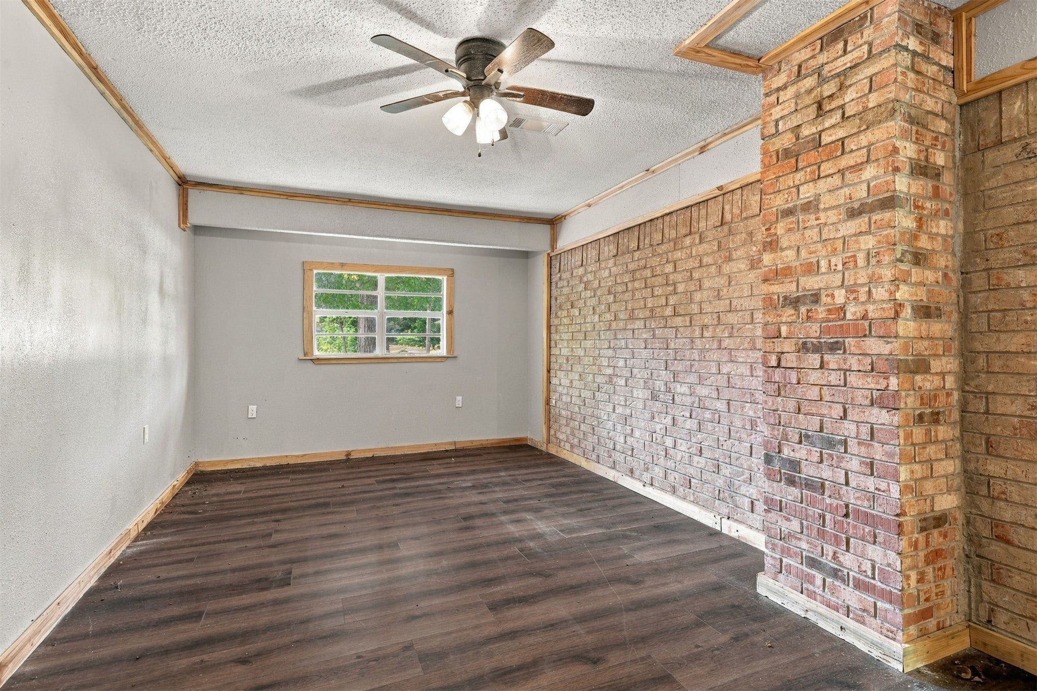 110 N Brackett
