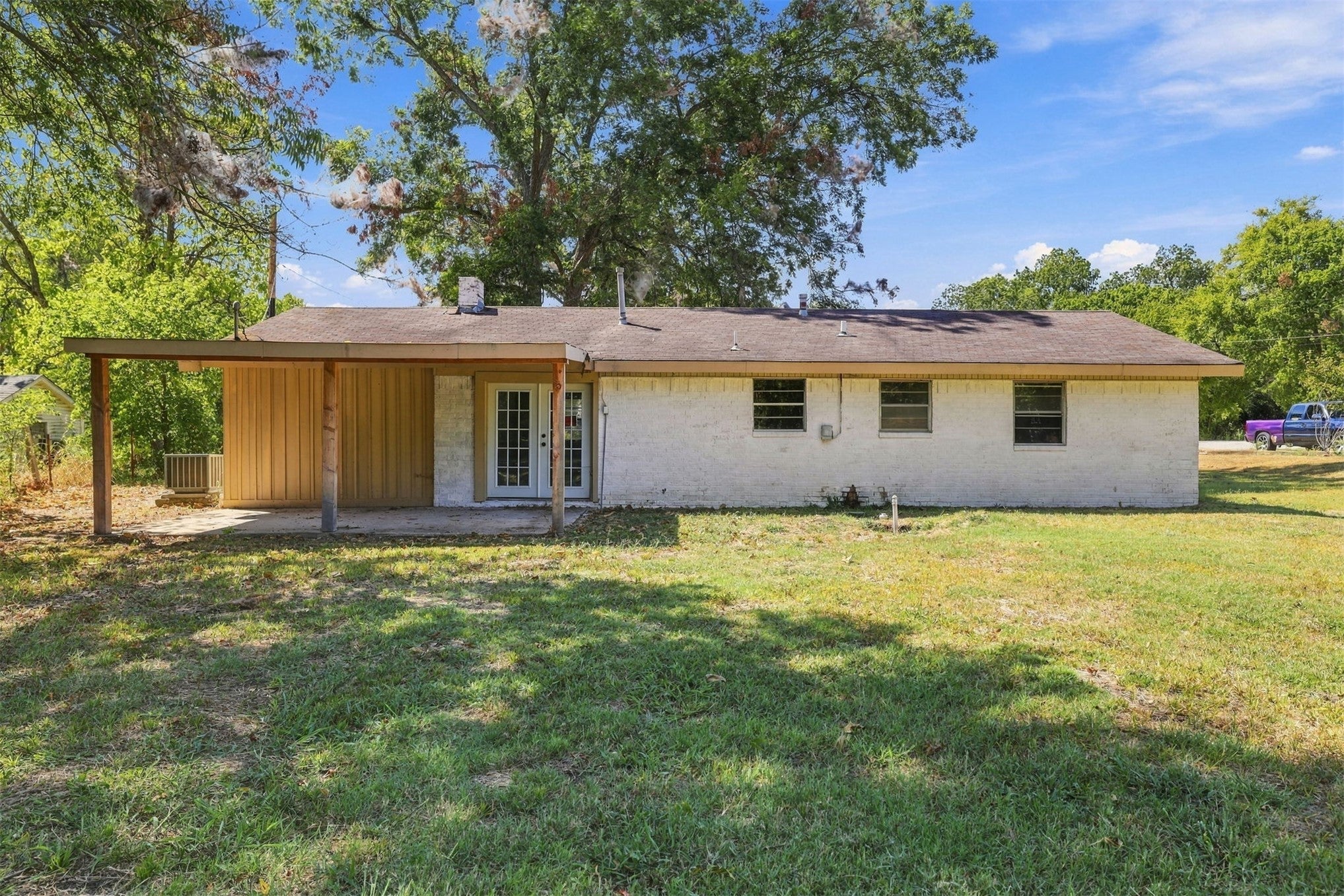 110 N Brackett