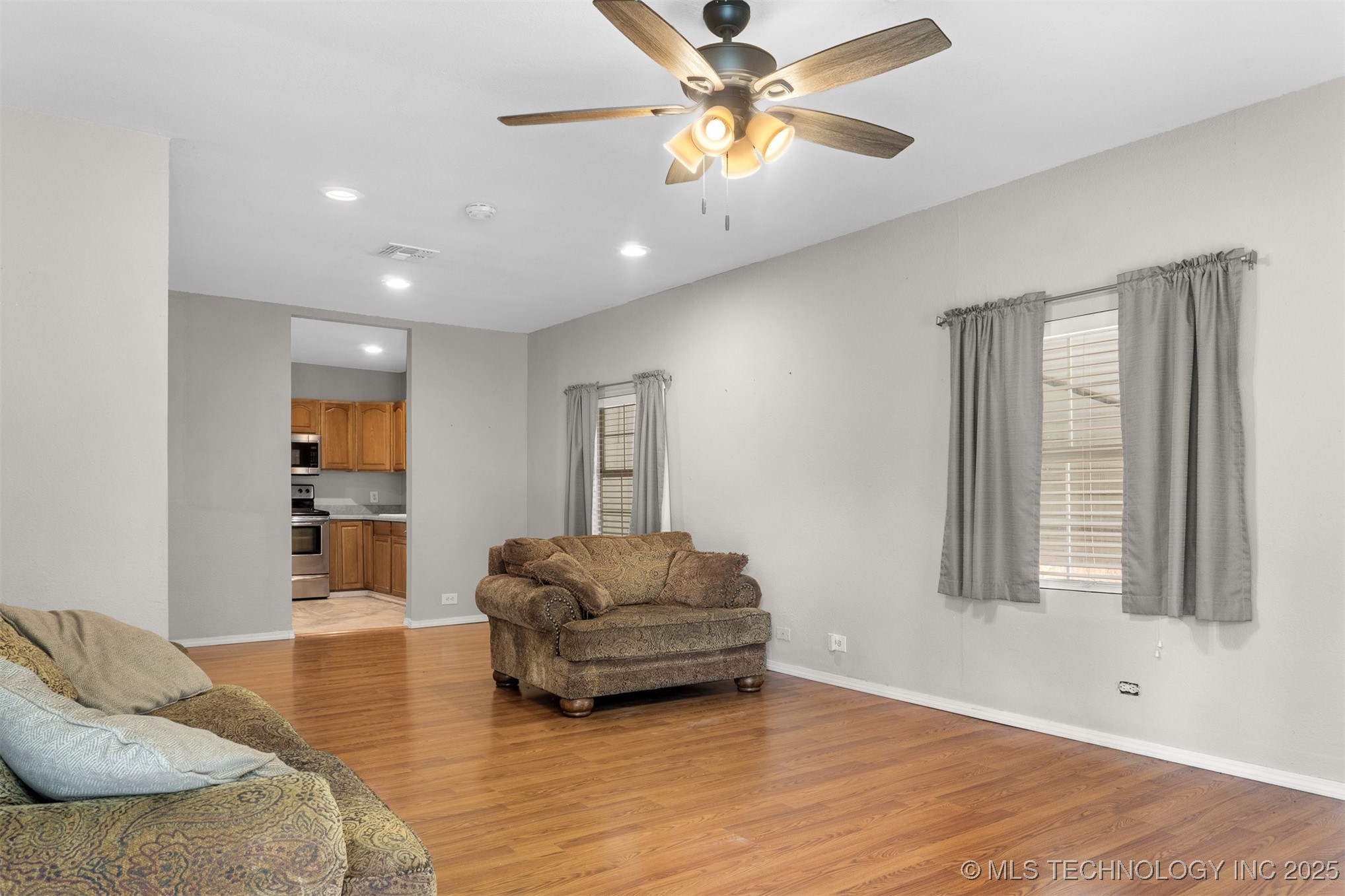 921 N 6th