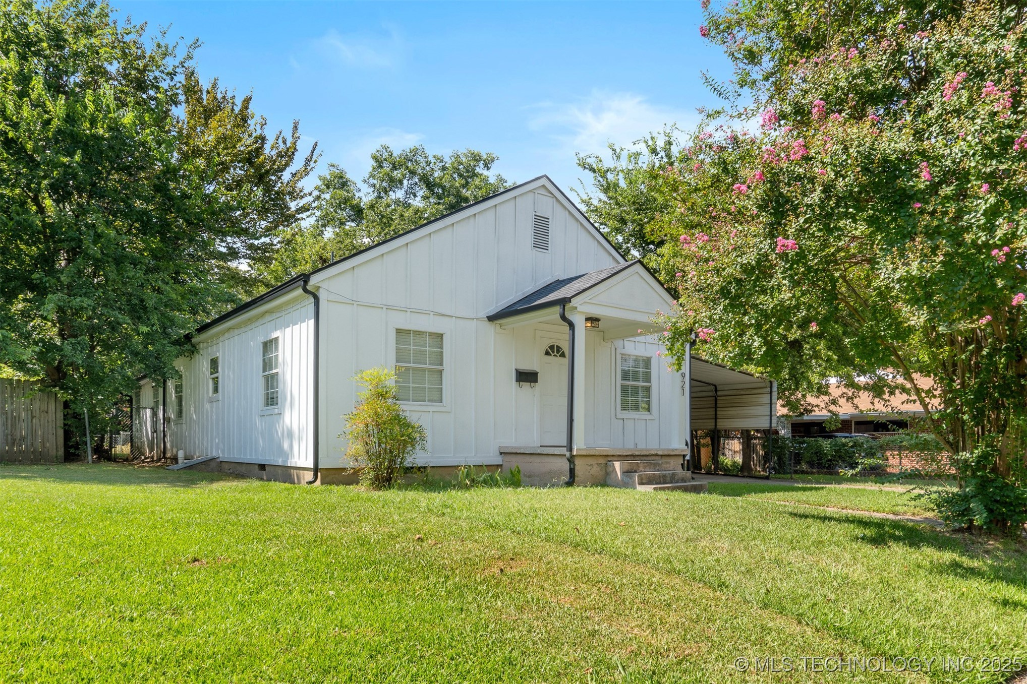 921 N 6th