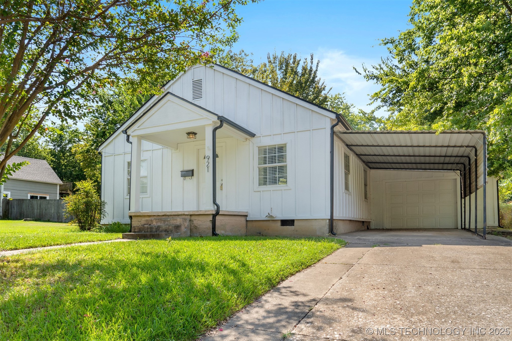 921 N 6th