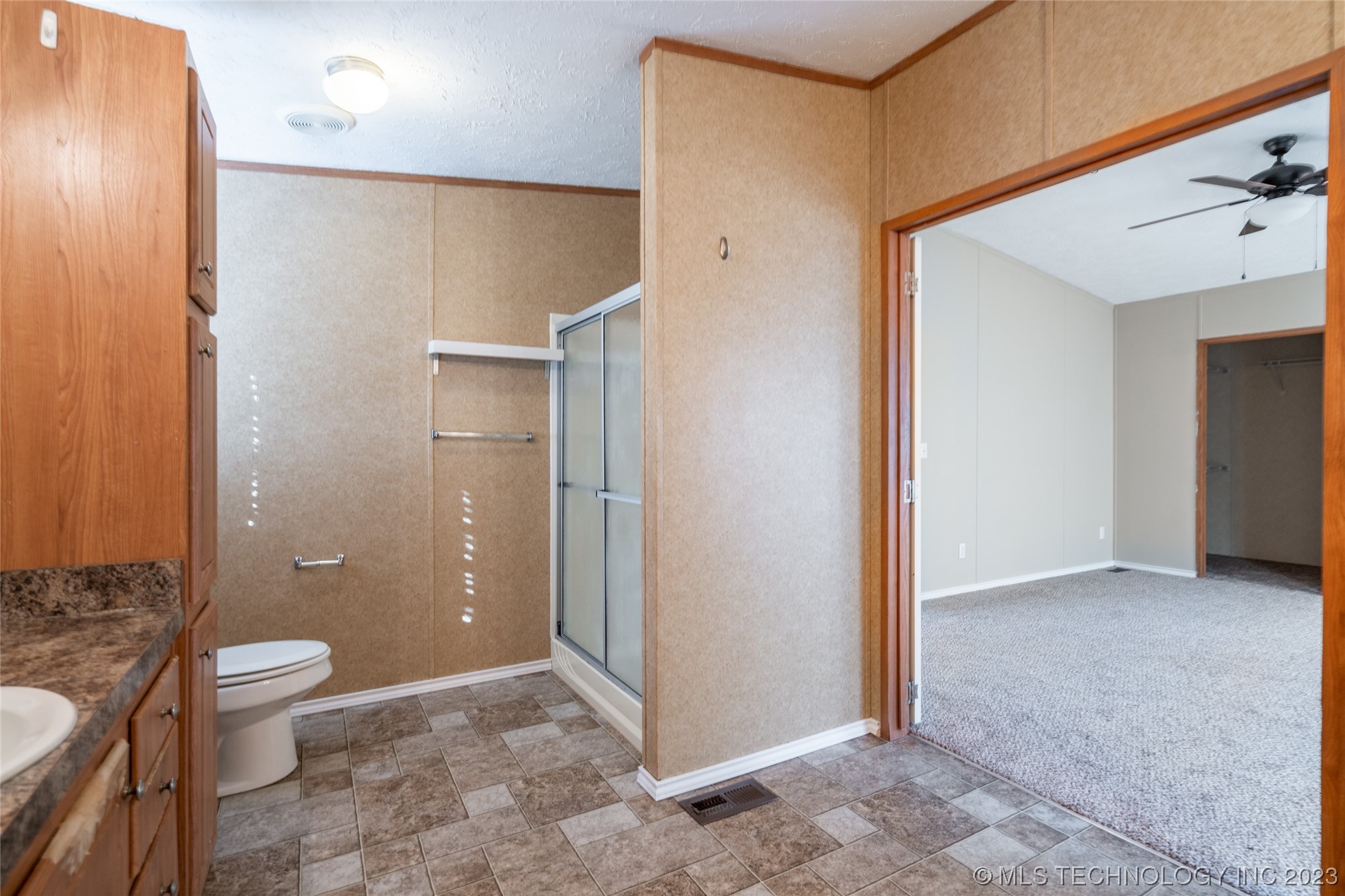 Photo 10 of 13 of 904 NE 10th Avenue NE mobile home