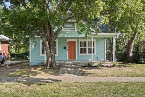 Photo of 2617 E 10th Street, Tulsa, OK 74104 (MLS # 2607966)