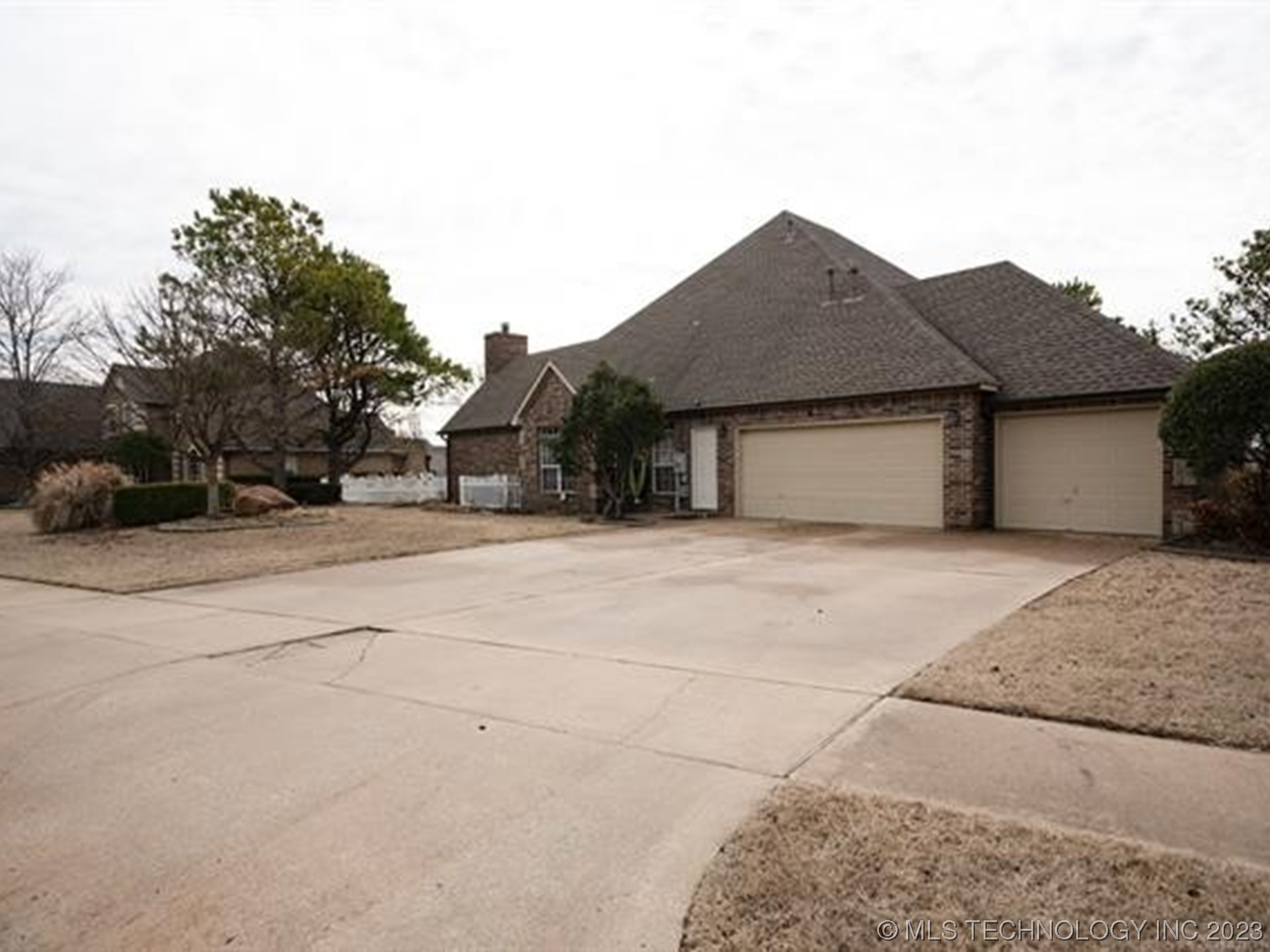 Photo 45 of 46 of 9109 N 135th Avenue house