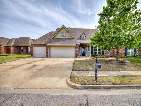 Photo of 2006 W 120th Street, Jenks, OK 74037 (MLS # 2616388)
