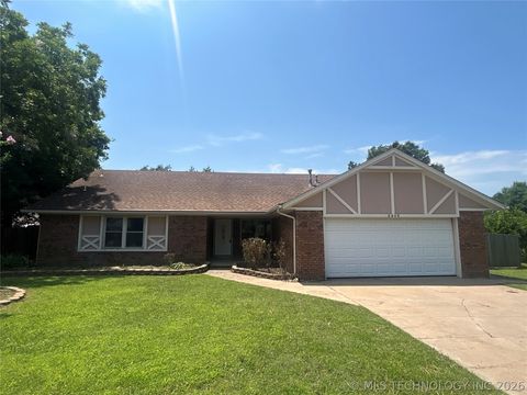 Photo of 6808 S 29th West Avenue, Tulsa, OK 74132 (MLS # 2625245)