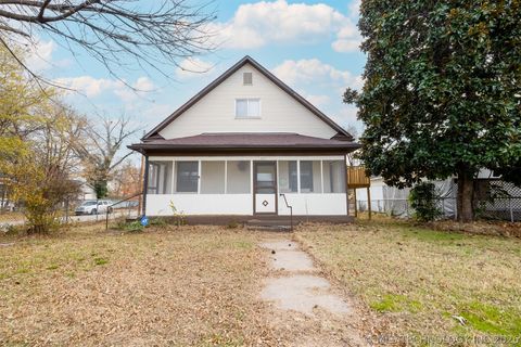 Photo of 901 S Florida Avenue, Okmulgee, OK 74447 (MLS # 2622955)