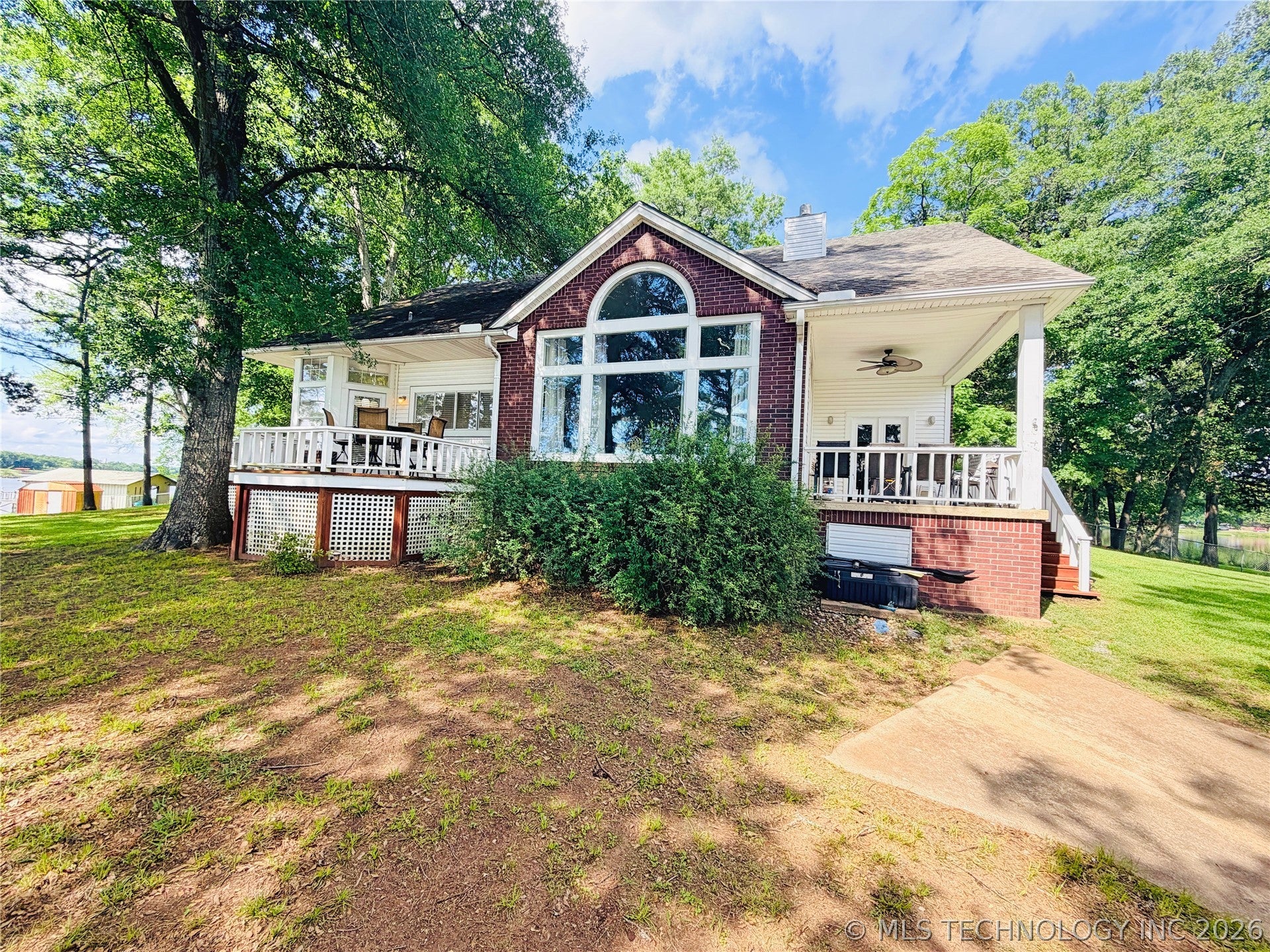 1122 Peninsula Drive