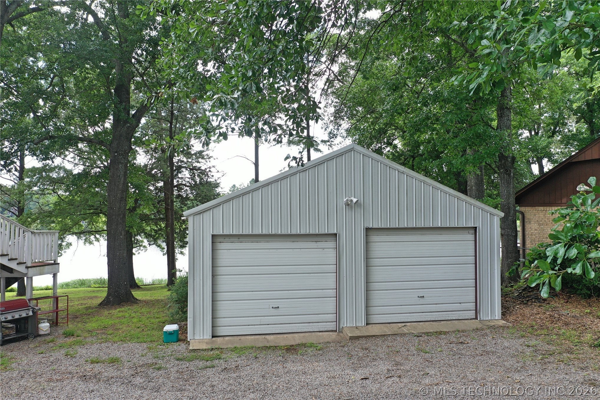 1122 Peninsula Drive