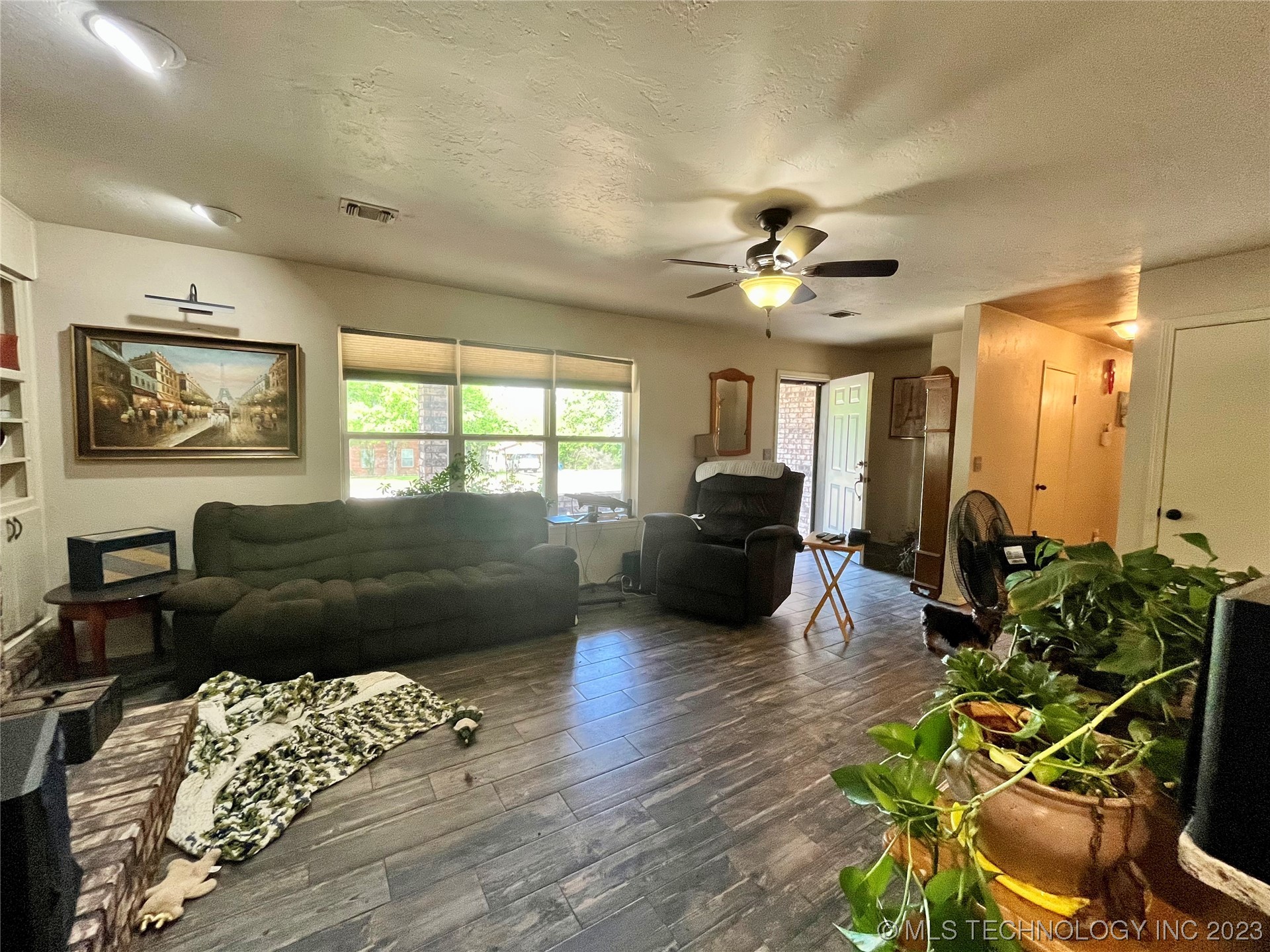 Photo 6 of 19 of 1528 S 5th Street house