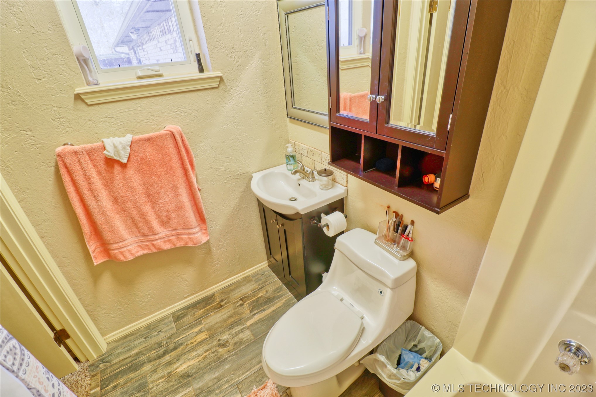 Photo 10 of 19 of 1528 S 5th Street house