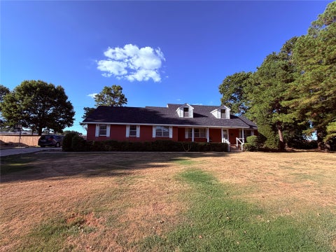 Photo of 802 W Downing Street, Tahlequah, OK 74464 (MLS # 2624449)