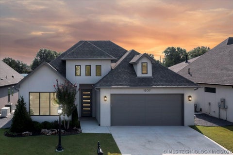 Photo of 1207 N 71st Place, Broken Arrow, OK 74014 (MLS # 2621525)