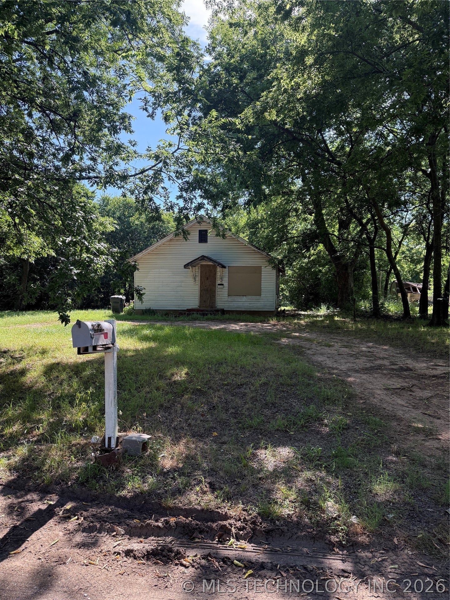 Photo 1 of 6 — 209 L Street NE, Ardmore, OK 73401