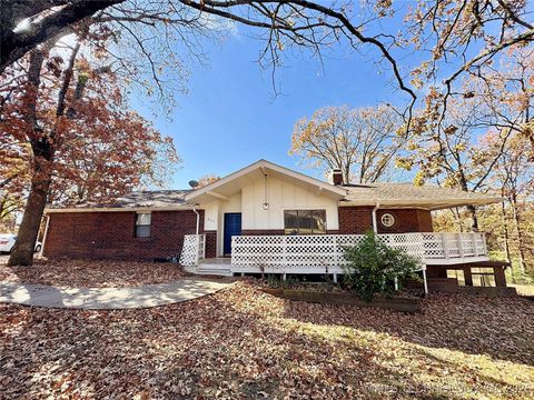 Photo of 2111 Elada Drive, Tahlequah, OK 74464 (MLS # 2538857)