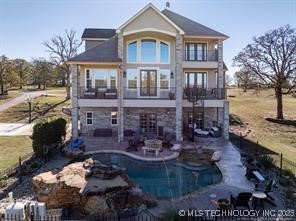721 Lakeside