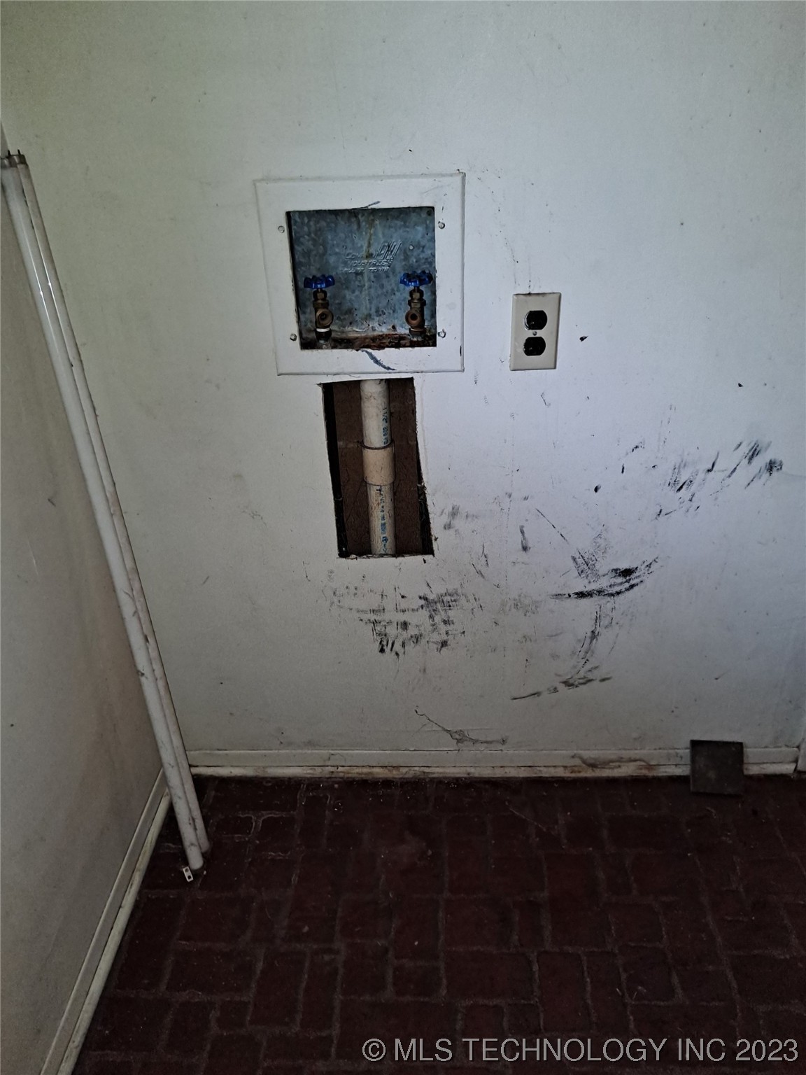Photo 5 of 13 of 149 Lucille house