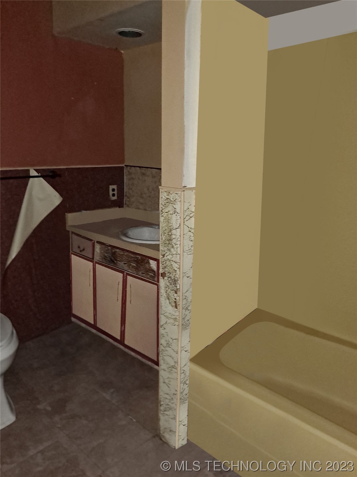 Photo 2 of 13 of 149 Lucille house