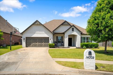 Photo of 14302 S Florence Avenue, Bixby, OK 74008 (MLS # 2615102)