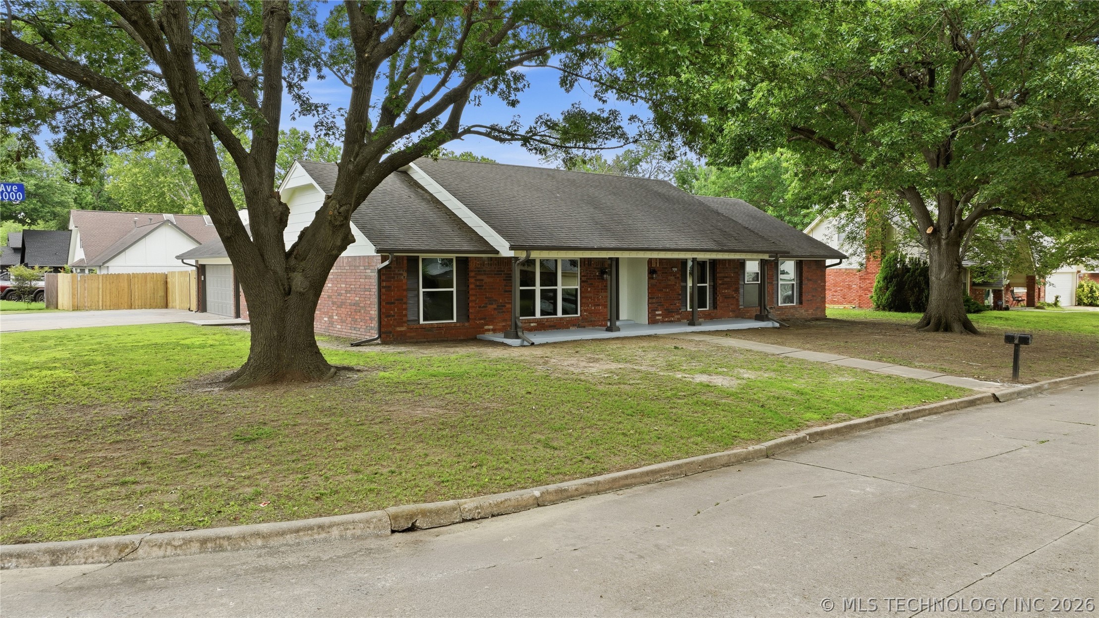 Photo 1 of 42 — 4001 S Maple Avenue, Broken Arrow, OK 74011