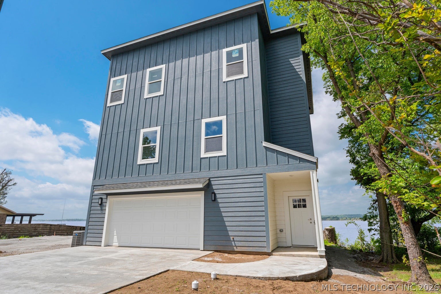 Photo 1 of 39 — 1664 Pin Oak Street, Grove, OK 74344