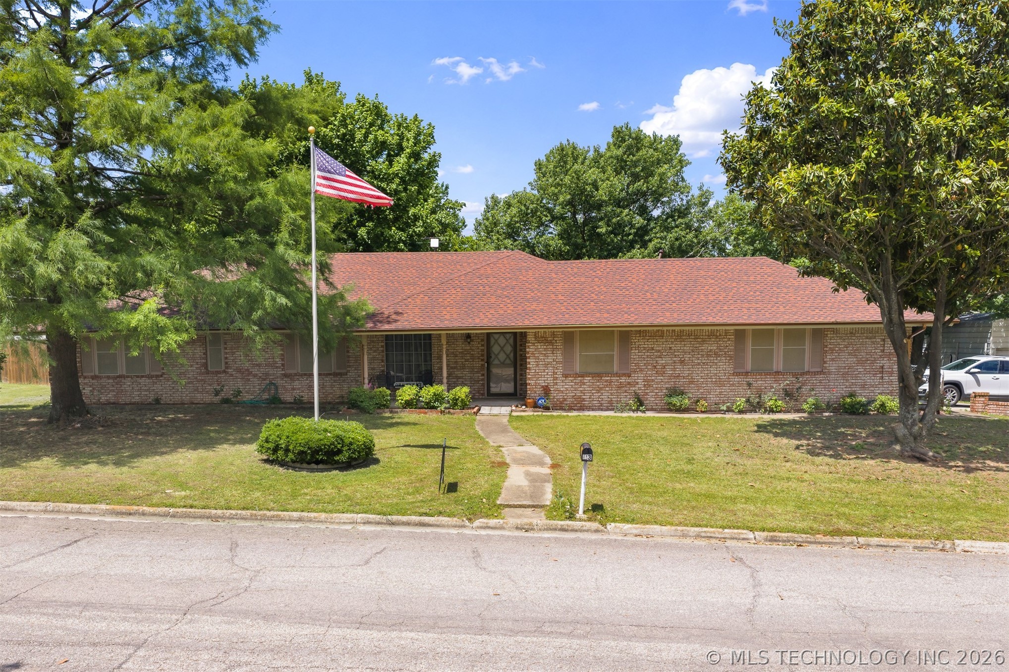 Photo 1 of 40 — 113 Circle Drive, Davis, OK 73030